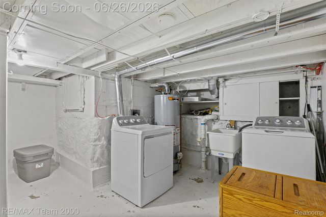 23336 Hoover Avenue, Hazel Park, MI 48030