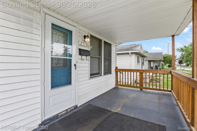23336 Hoover Avenue, Hazel Park, MI 48030