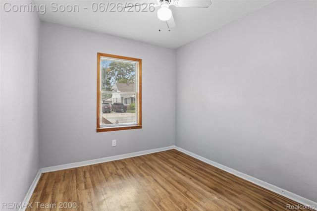 23336 Hoover Avenue, Hazel Park, MI 48030