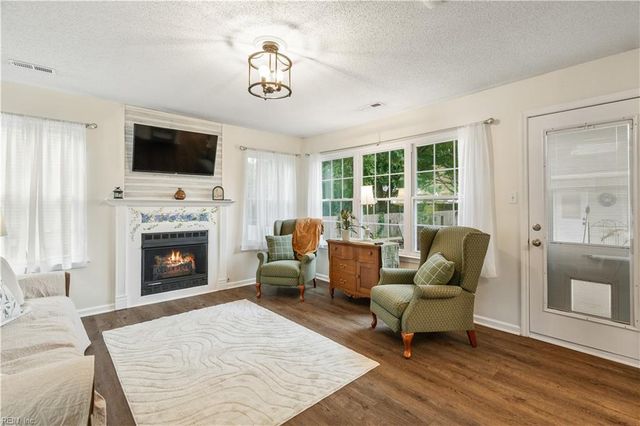 841 Woodstream WAY, Chesapeake, VA 23322
