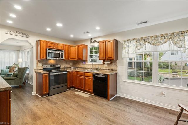 841 Woodstream WAY, Chesapeake, VA 23322