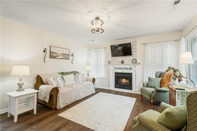 841 Woodstream WAY, Chesapeake, VA 23322