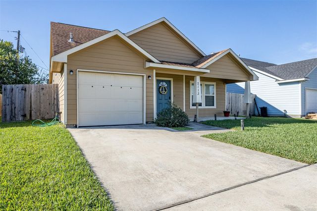 2113 W Gulf Street, Baytown, TX 77520