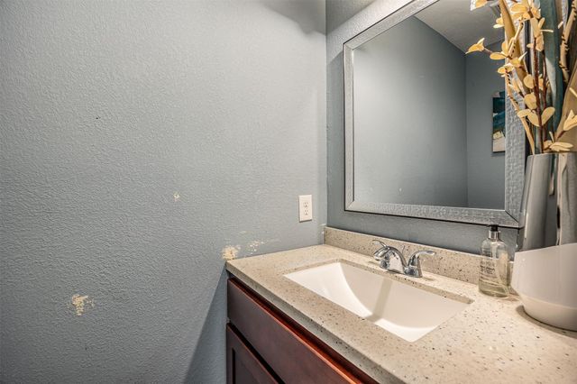 2113 W Gulf Street, Baytown, TX 77520