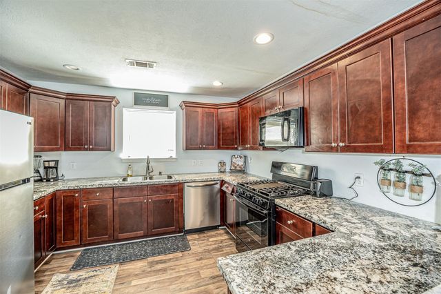 2113 W Gulf Street, Baytown, TX 77520