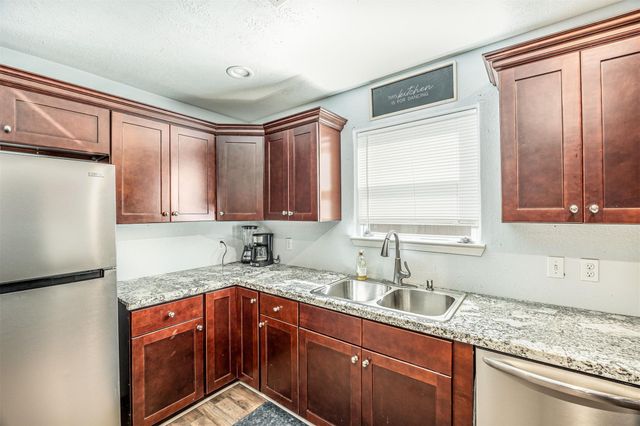 2113 W Gulf Street, Baytown, TX 77520