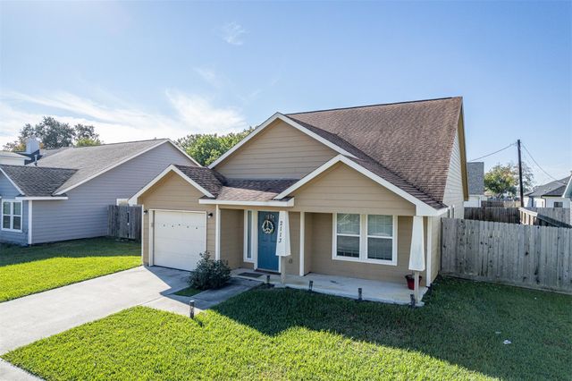 2113 W Gulf Street, Baytown, TX 77520