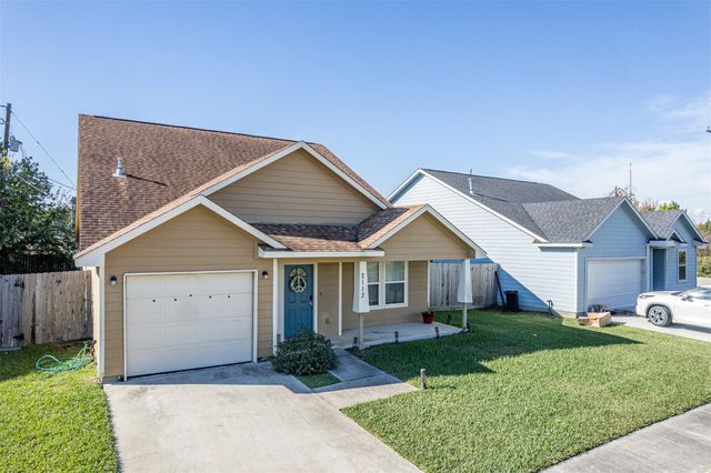 2113 W Gulf Street, Baytown, TX 77520