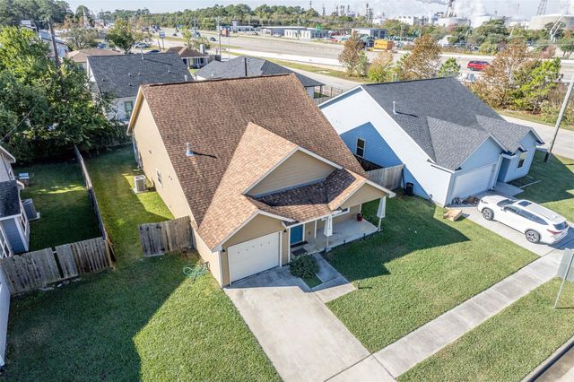 2113 W Gulf Street, Baytown, TX 77520