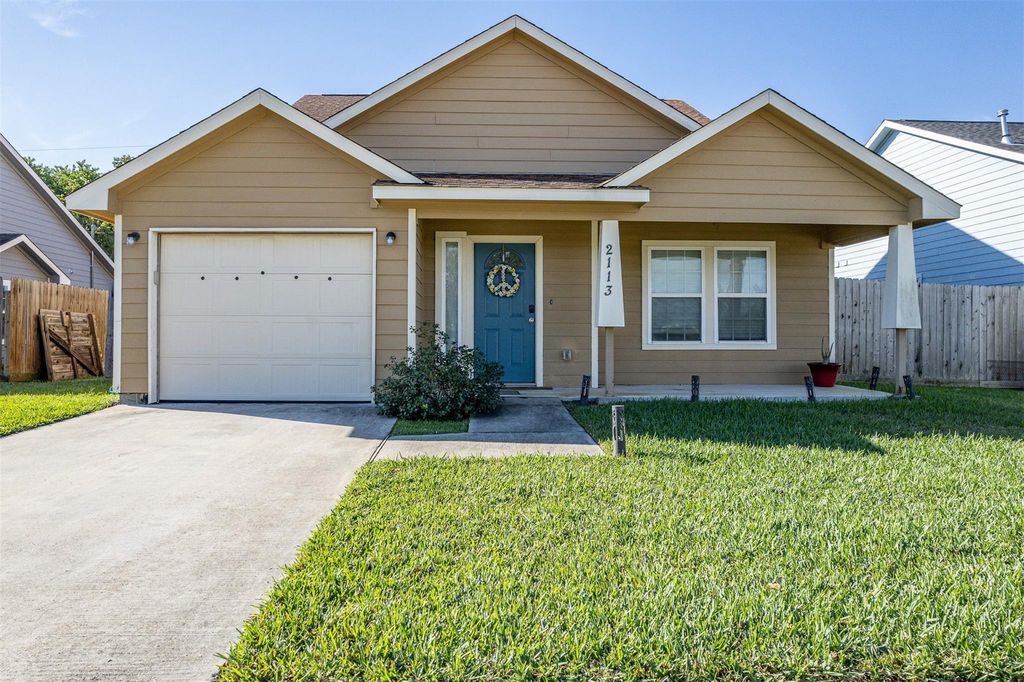 2113 W Gulf Street, Baytown, TX 77520