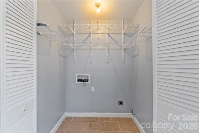 6713 Somersworth Drive, Charlotte, NC 28215