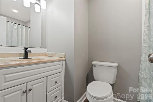 6713 Somersworth Drive, Charlotte, NC 28215