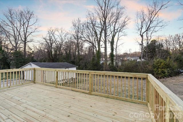 6713 Somersworth Drive, Charlotte, NC 28215