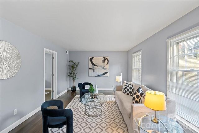 6713 Somersworth Drive, Charlotte, NC 28215