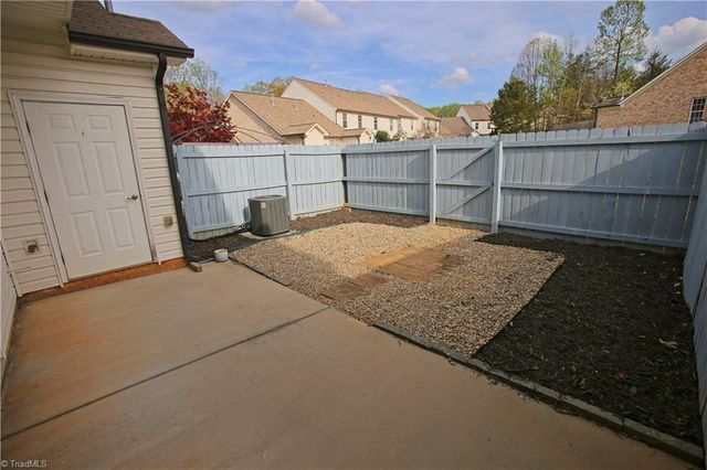 6 Viburnum Lane, Greensboro, NC 27455