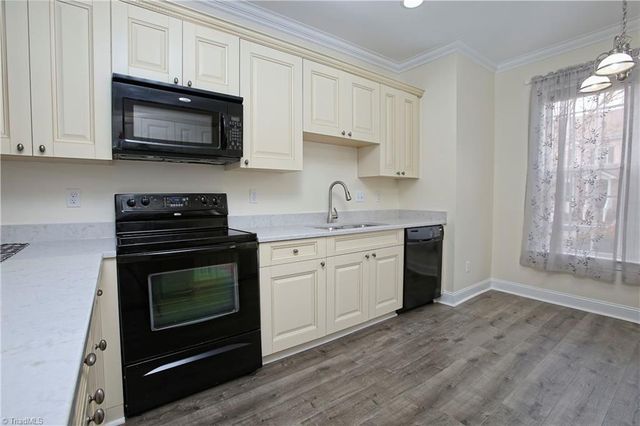 6 Viburnum Lane, Greensboro, NC 27455