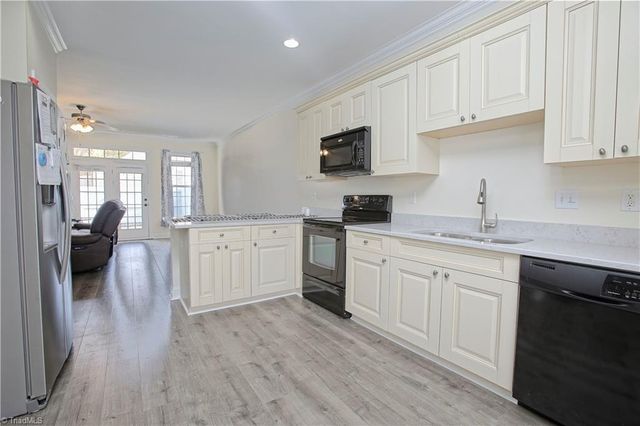 6 Viburnum Lane, Greensboro, NC 27455