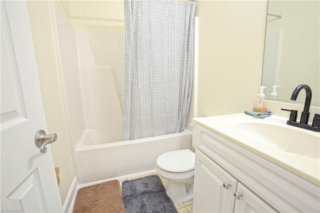 6 Viburnum Lane, Greensboro, NC 27455