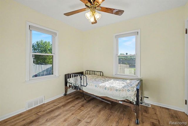 1210 Simca Street, Flint, MI 48507