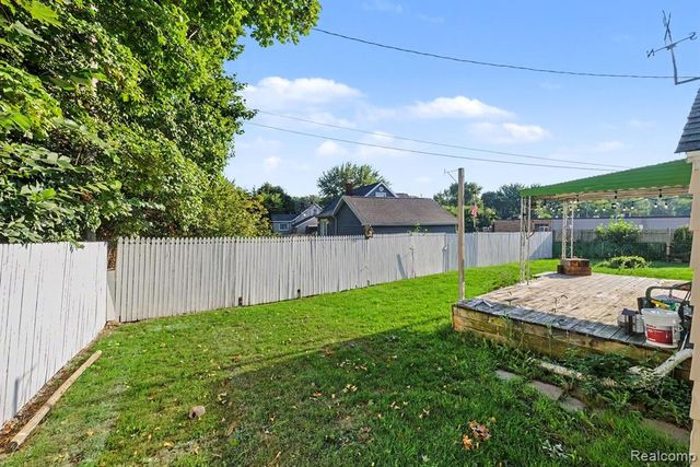 1210 Simca Street, Flint, MI 48507