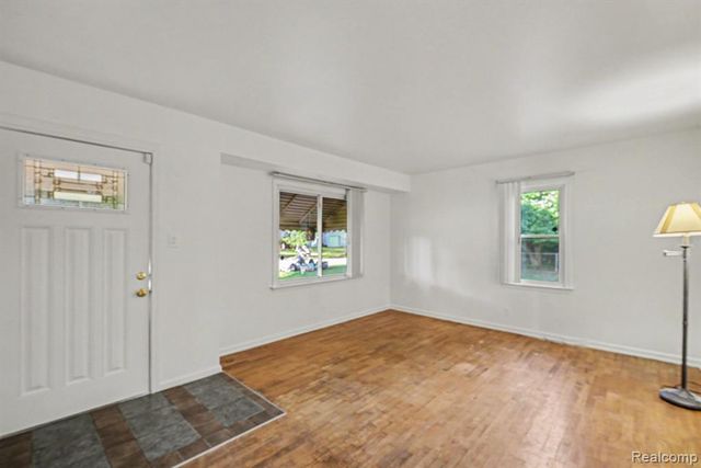 1210 Simca Street, Flint, MI 48507