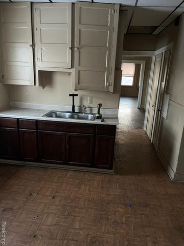 15114 Holmur Street, Detroit, MI 48238