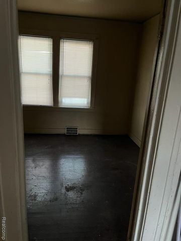 15114 Holmur Street, Detroit, MI 48238