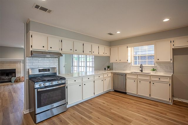 505 S 27th Street, Nederland, TX 77627