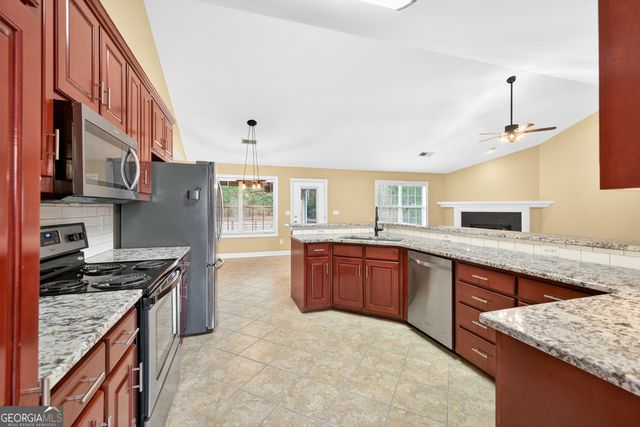 3910 Pineybrook Drive, Loganville, GA 30052