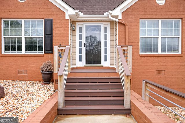 3910 Pineybrook Drive, Loganville, GA 30052