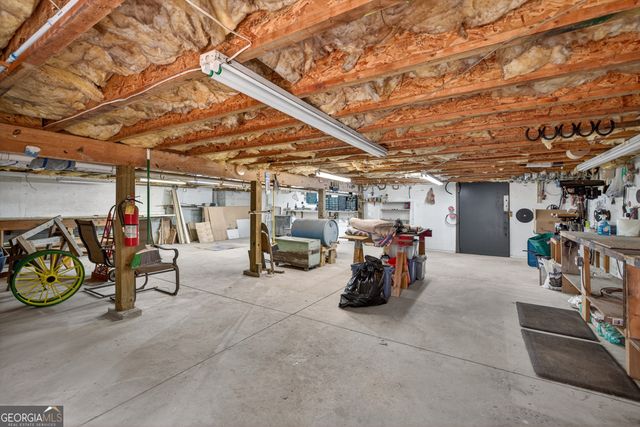 3910 Pineybrook Drive, Loganville, GA 30052