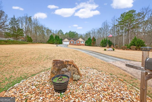 3910 Pineybrook Drive, Loganville, GA 30052