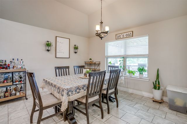 203 County Road 4221, Decatur, TX 76234