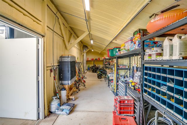 203 County Road 4221, Decatur, TX 76234