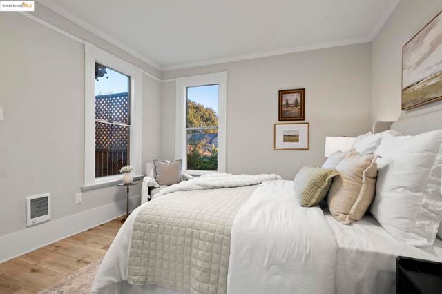 2050 E 30Th St, Oakland, CA 94606