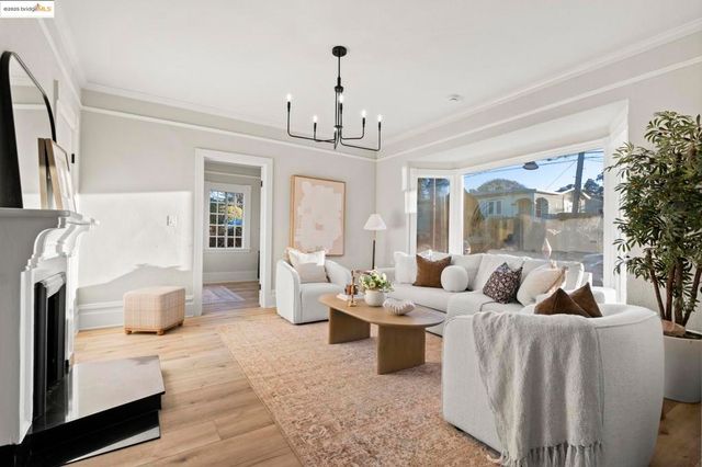 2050 E 30Th St, Oakland, CA 94606