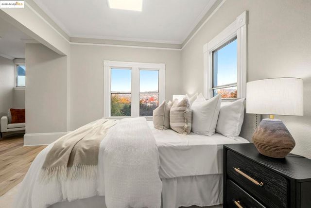 2050 E 30Th St, Oakland, CA 94606