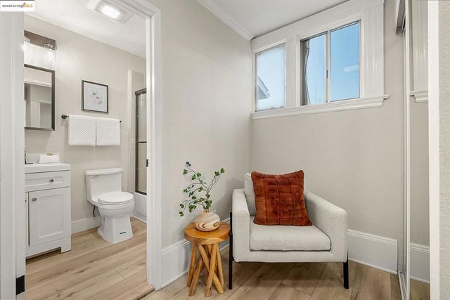 2050 E 30Th St, Oakland, CA 94606