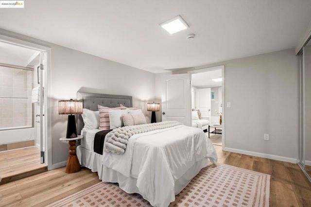 2050 E 30Th St, Oakland, CA 94606