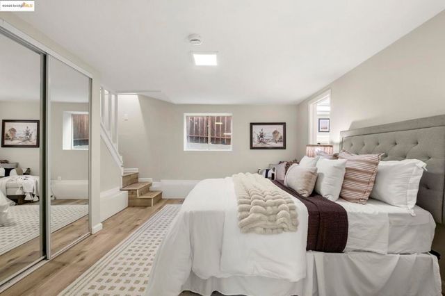 2050 E 30Th St, Oakland, CA 94606