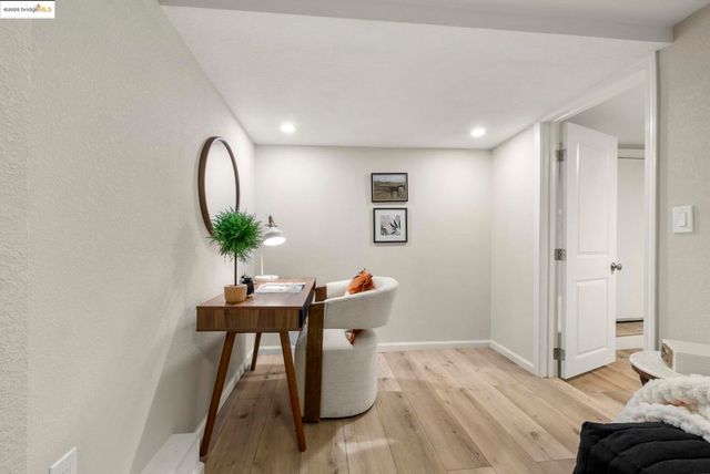 2050 E 30Th St, Oakland, CA 94606