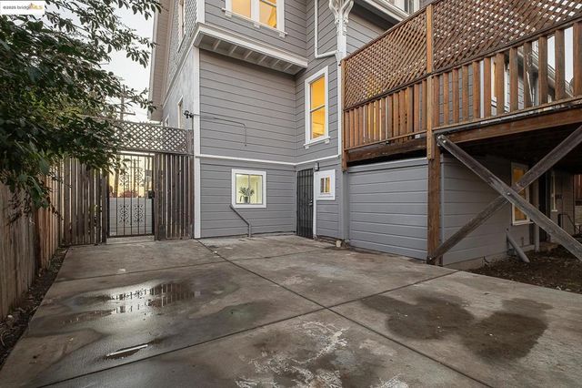 2050 E 30Th St, Oakland, CA 94606