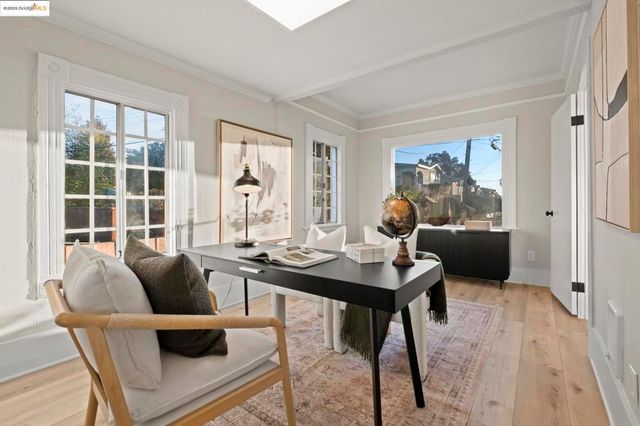 2050 E 30Th St, Oakland, CA 94606