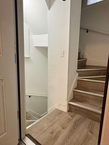 8 Read Street 2nd Floor, New Haven, CT 06511