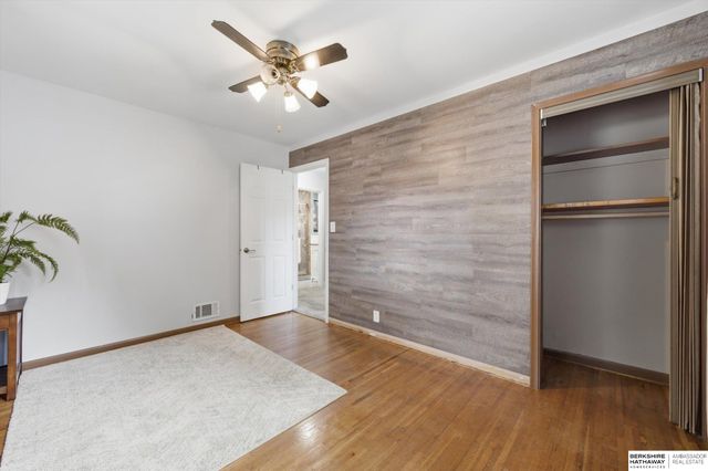 904 Hopkins Drive, Bellevue, NE 68005