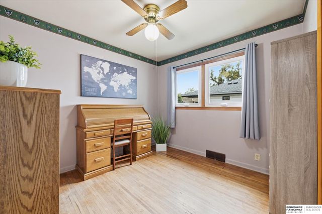 904 Hopkins Drive, Bellevue, NE 68005