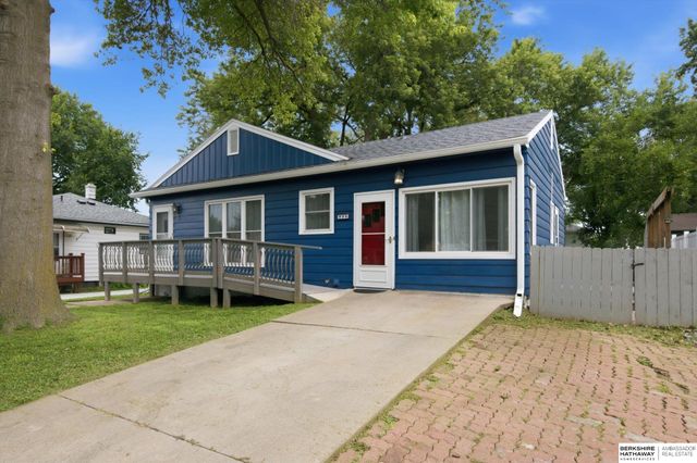 904 Hopkins Drive, Bellevue, NE 68005