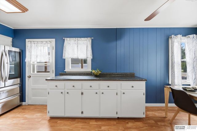 904 Hopkins Drive, Bellevue, NE 68005