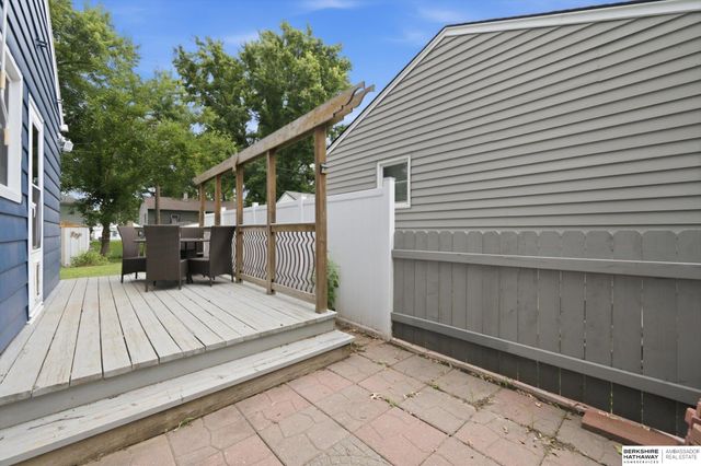 904 Hopkins Drive, Bellevue, NE 68005
