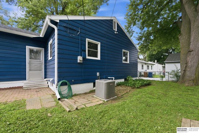 904 Hopkins Drive, Bellevue, NE 68005